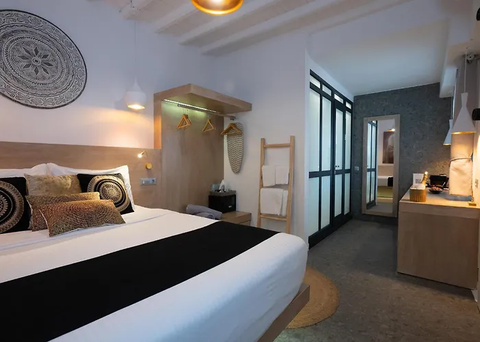 Mykonos Double Luxury Suites Collection-With External Hot Spa Adults Only *